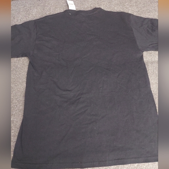 Nwt Motley Cru tee Large - Picture 3 of 4